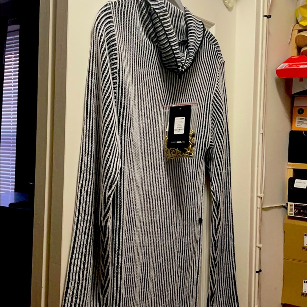 Sweater dress with gold belt